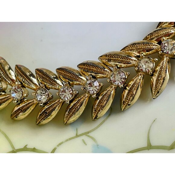 Vintage 1950s Coro Gold Tone Leaf Bracelet With Rhinestones - Picture 8 of 11